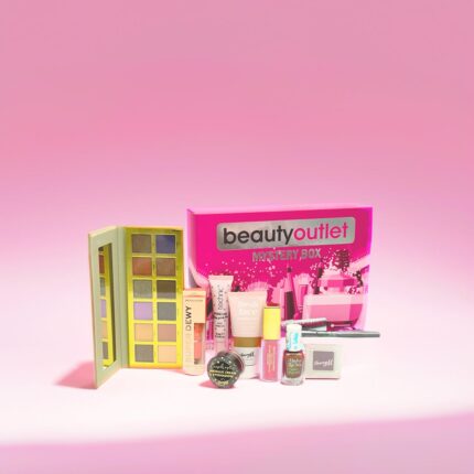 Beauty Outlet Makeup Box – Over £34.99 worth of cosmetics products.